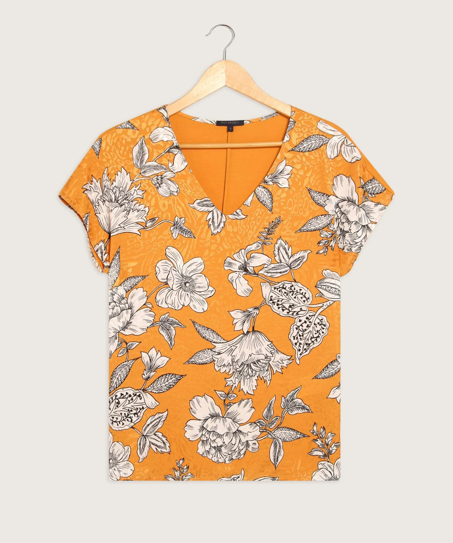 Camiseta Estampada Cuello En V Manga Corrida