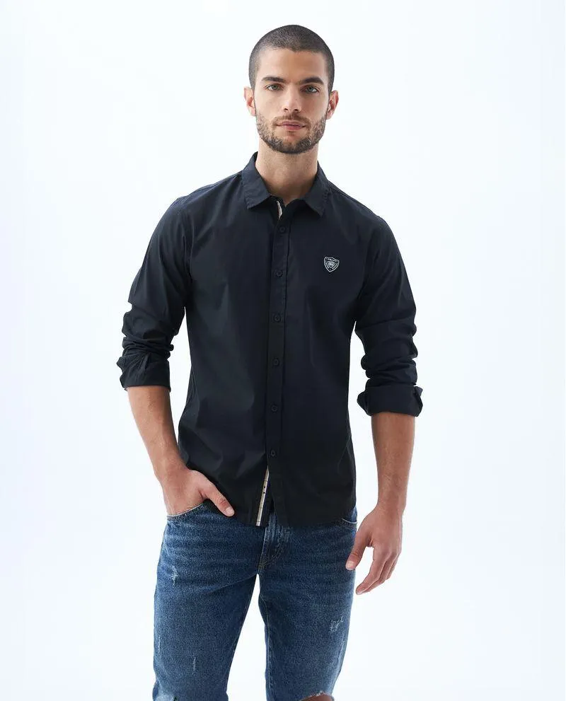 Camisa con aplique bordado para hombre