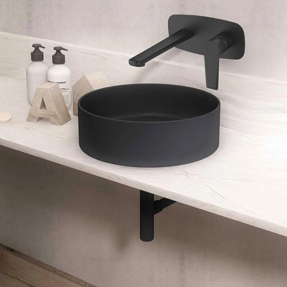 Grifería monocontrol de pared negro