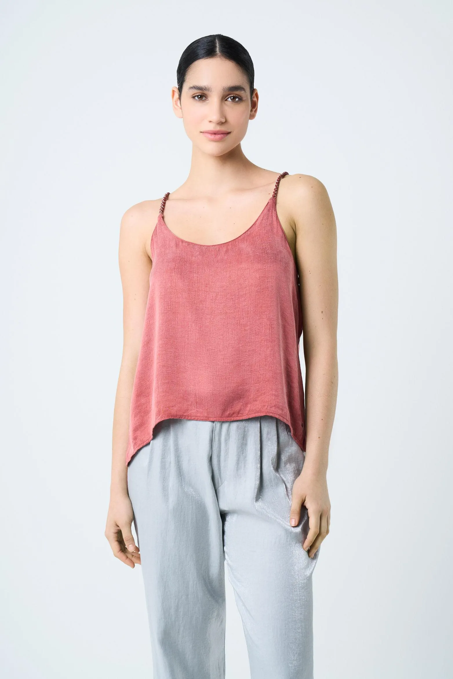 Camisa Aurora de tiras en tejido plano para mujer detalle millaré