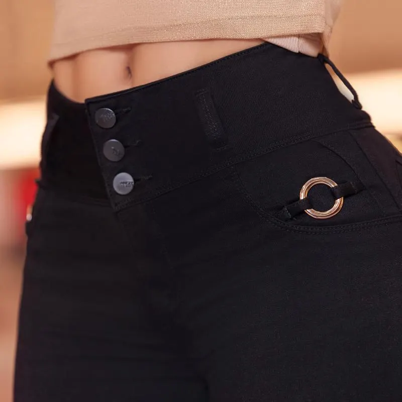 JEAN TIRO ALTO, EXTRA REALCE, BOTA CAMPANA, CON BOLSILLOS