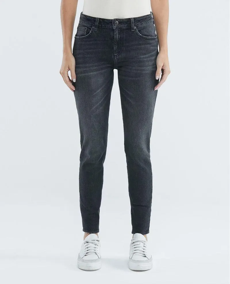 Jean de Mujer High Rise, Cosmo, Bota Skinny - Gris Oscuro