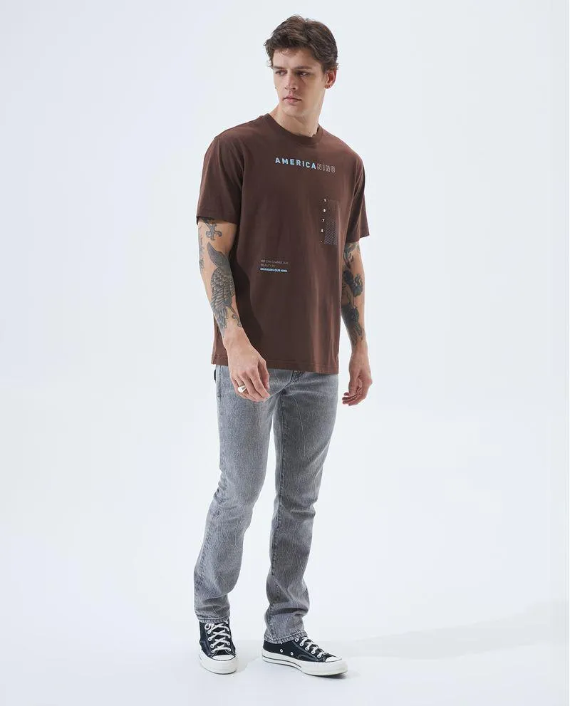 Camiseta estampada en frente para hombre