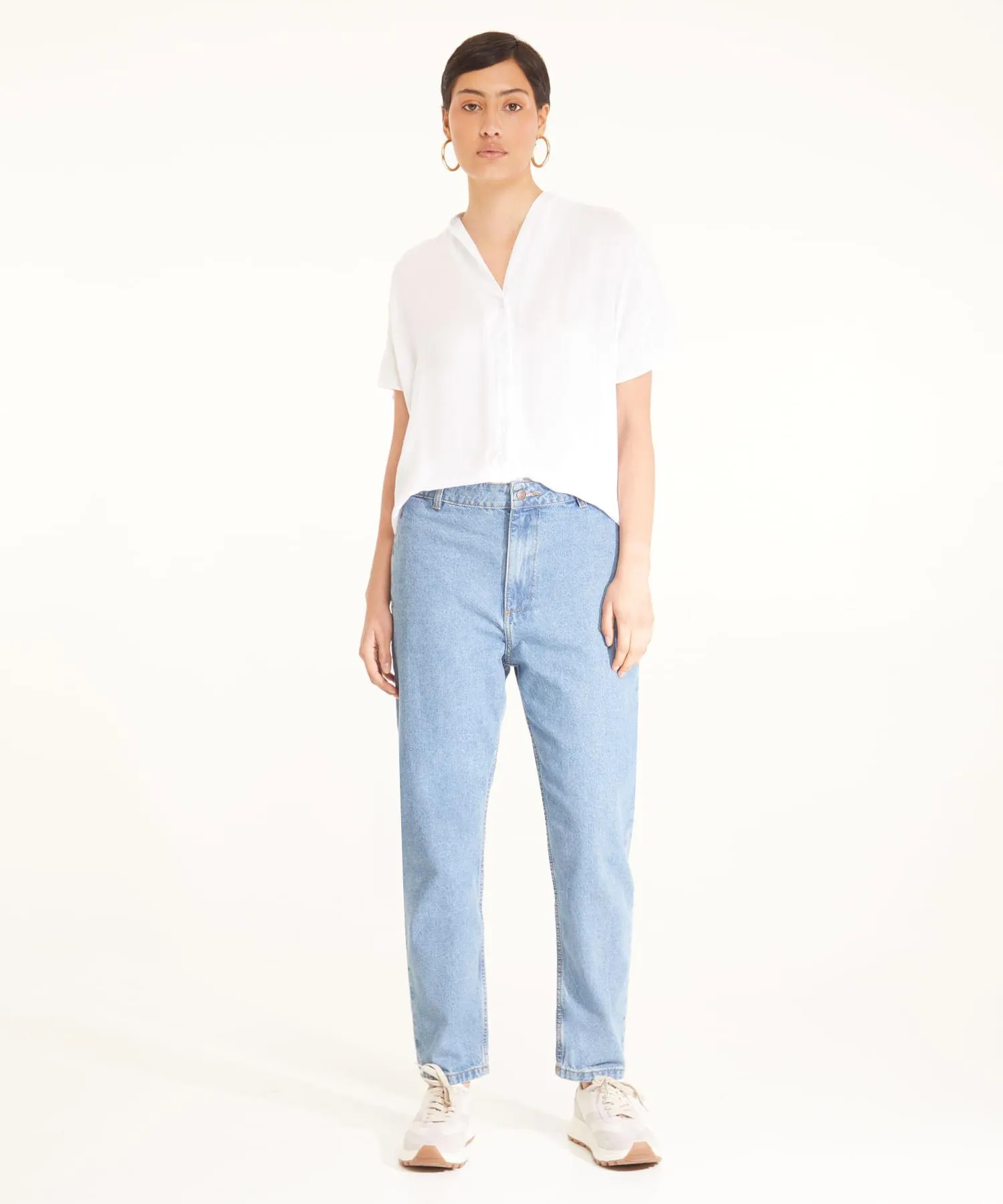 Jean Tipo Mom Tono Medio