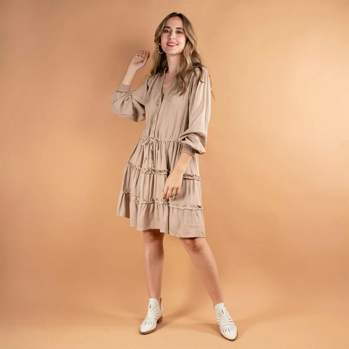 Vestido corto color arena con boleros