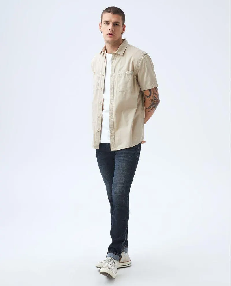 Camisa con bolsillos para hombre