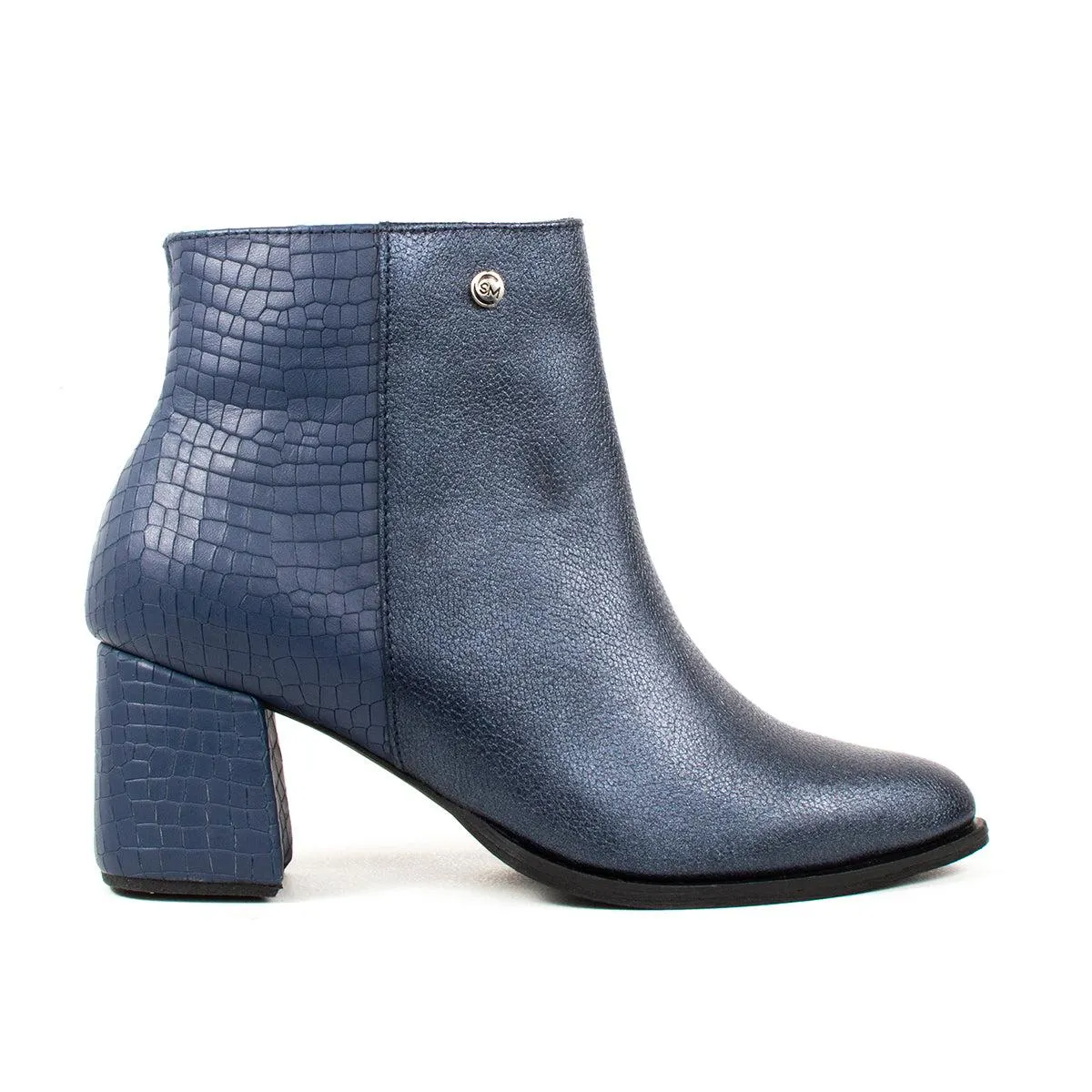 Botín de cuero color azul con textura croco, para dama