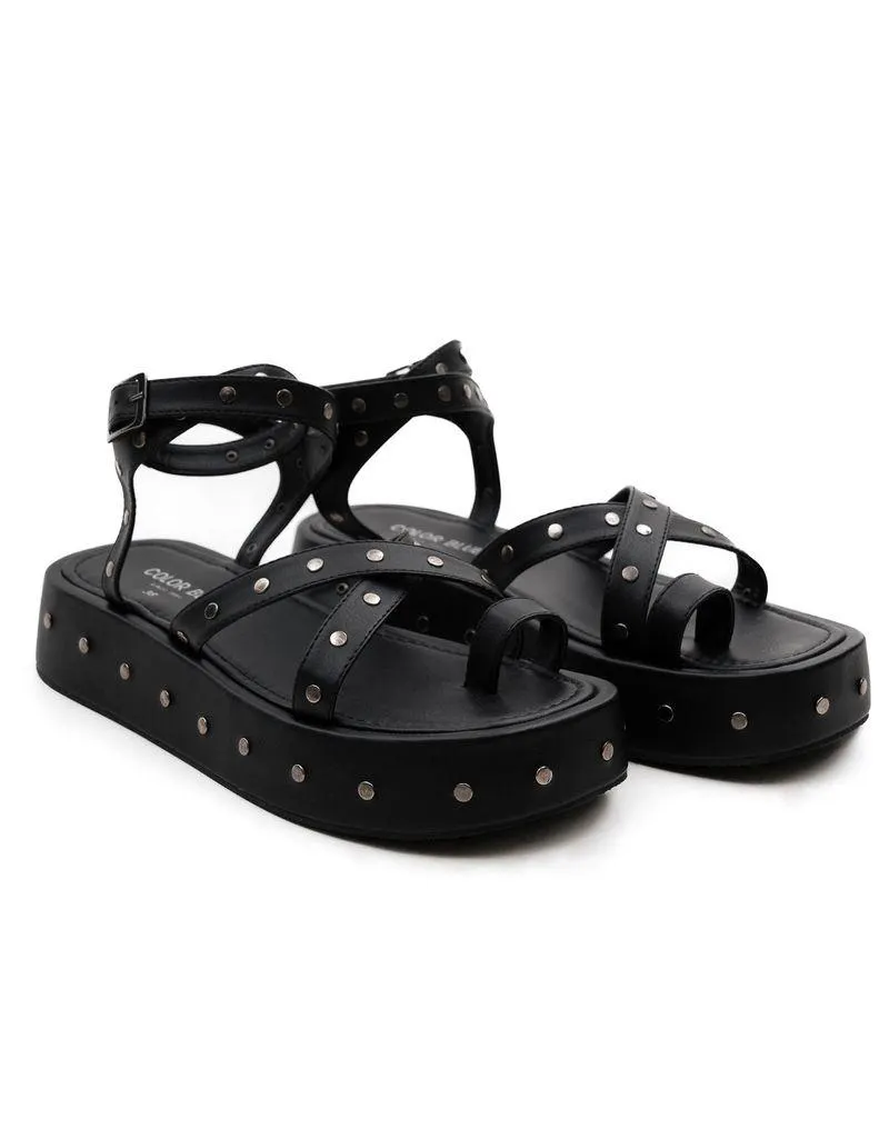 Sandalia Plataforma Con Tiras Y Taches