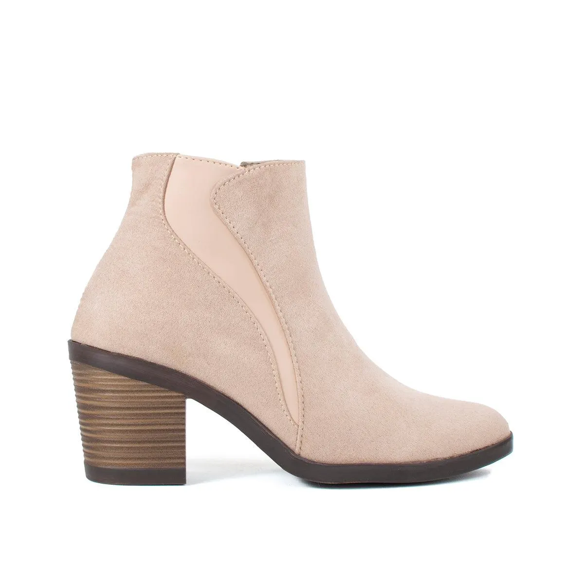 Botines color arena en gamuza sintética