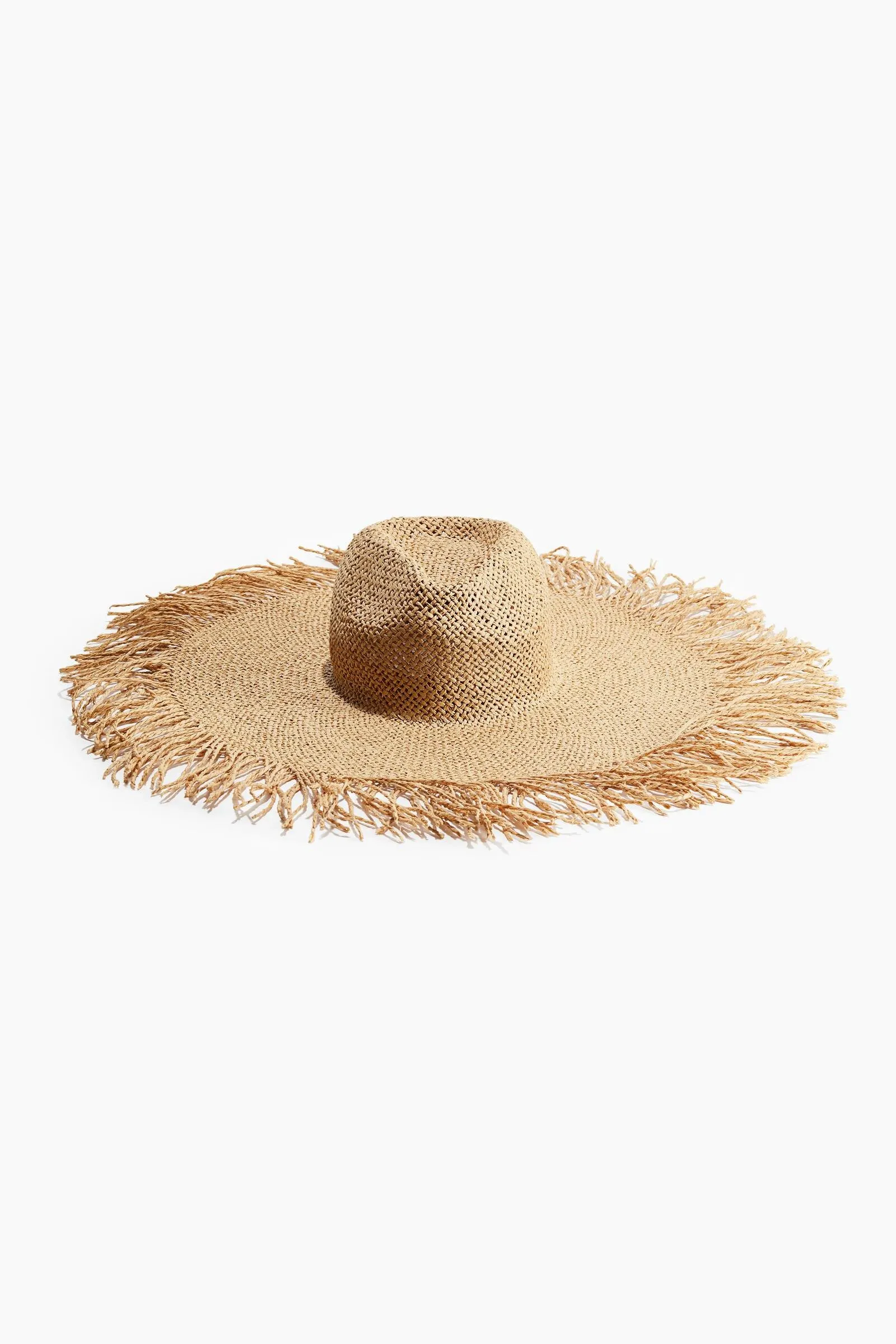 Sombrero de paja desflecado