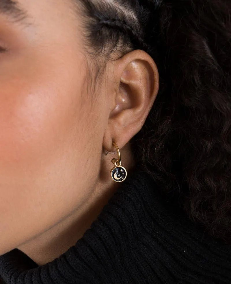 Cadena plateada tipo corsé