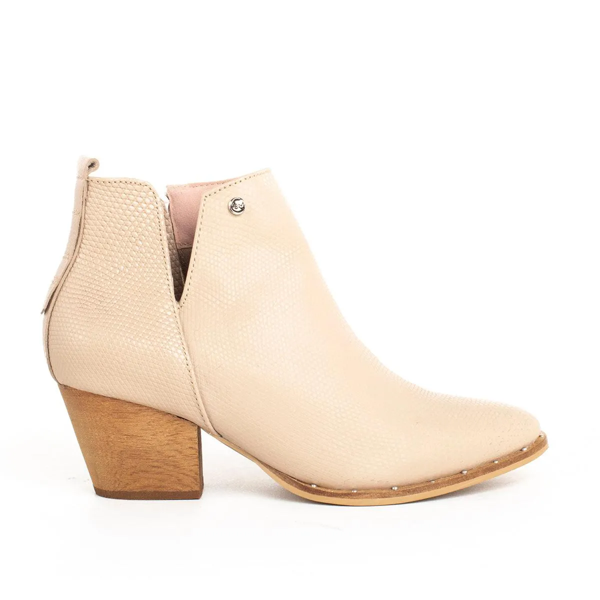 Botín de cuero texturizado color café claro, para dama