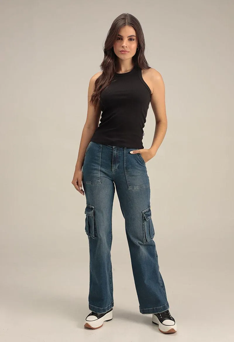 Jean cargo tiro medio bolsillos en costado