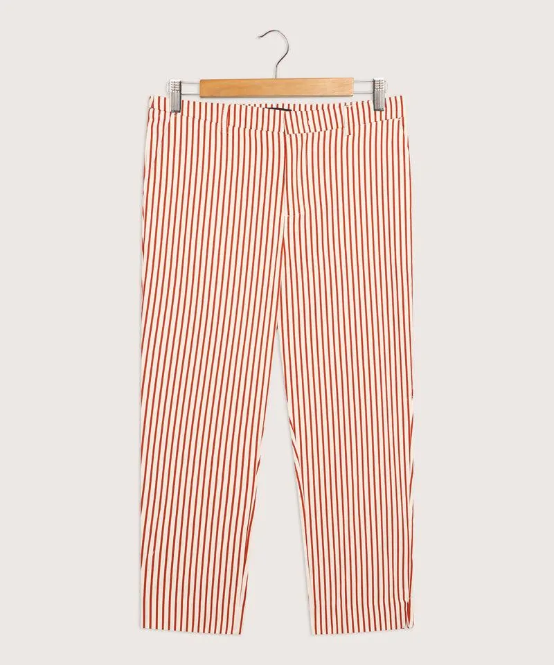 Pantalón Capri Con Bolsillos Laterales