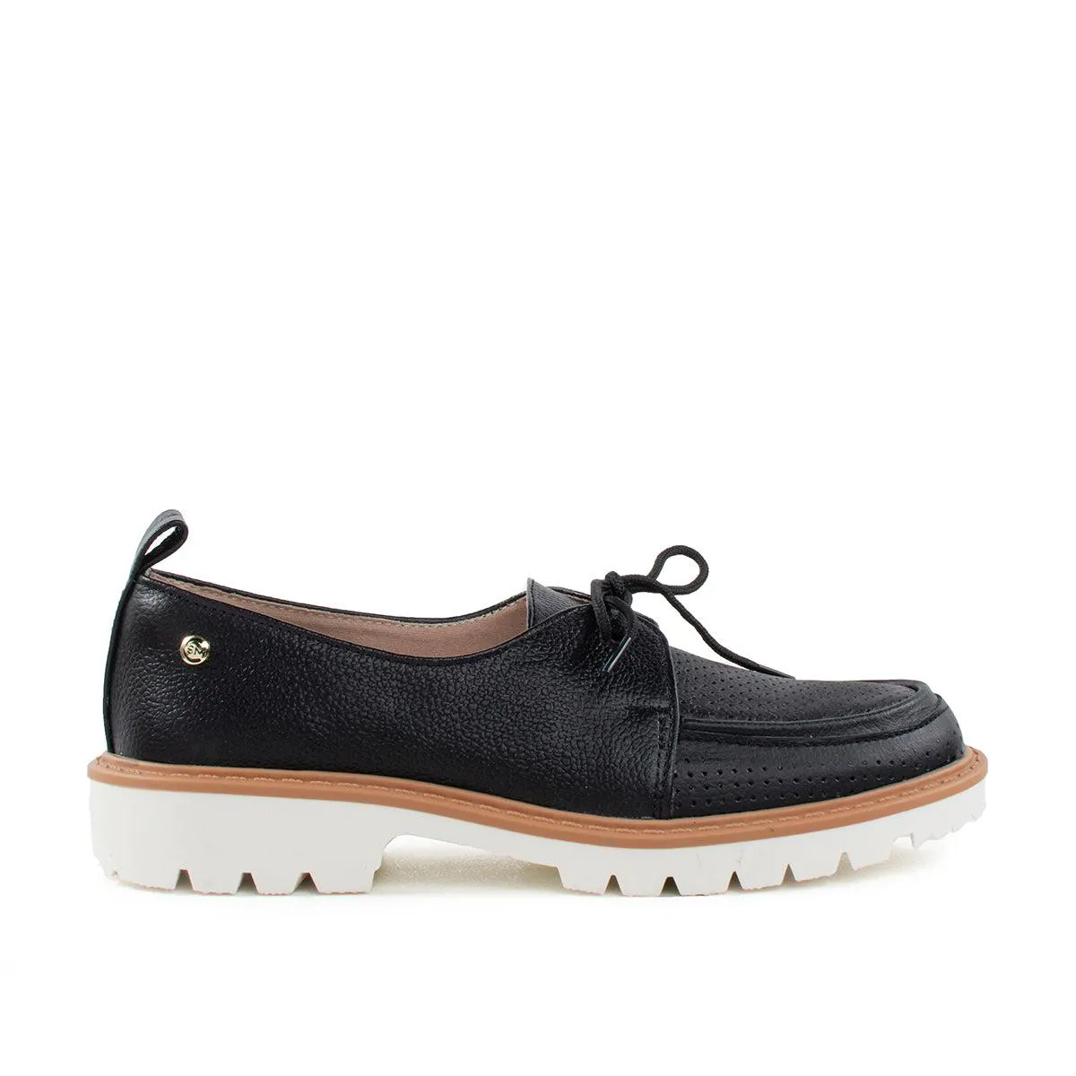 Mocasín de cuero color negro, para dama