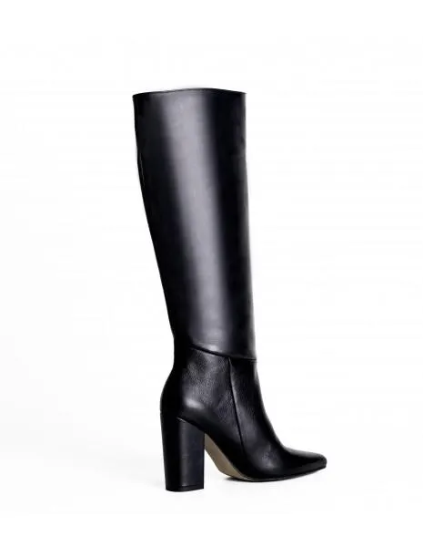 BOTA MAGIC SEVILLA NEGRO