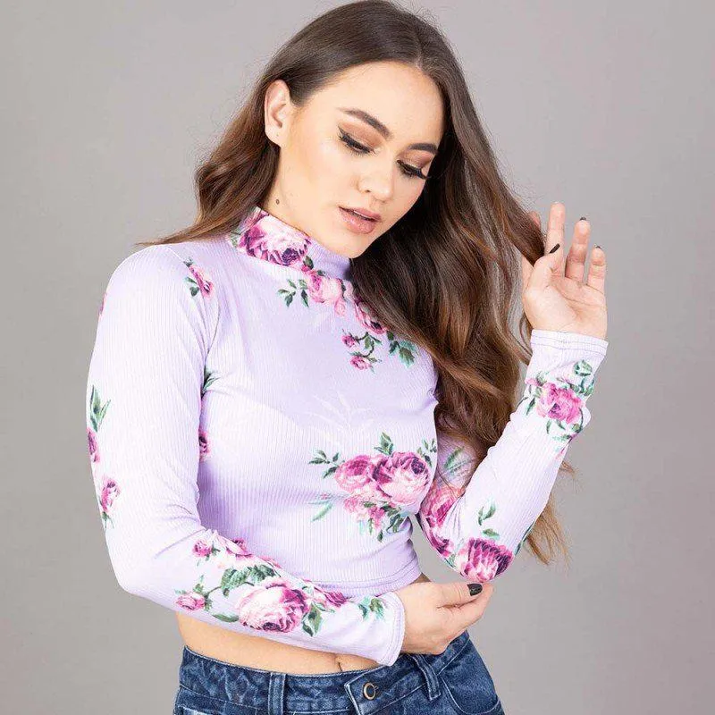 BLUSA EN RIB ESTAMPADO DE FLORES, COLOR LILA, MANGA LARGA, CUELLO TORTUGA