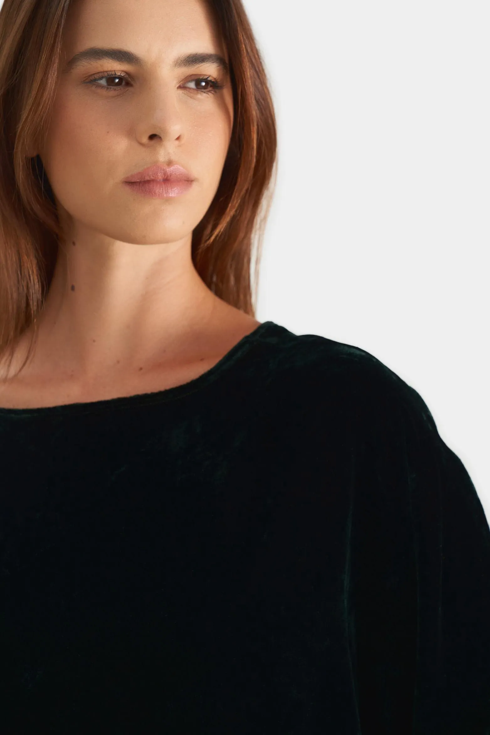 Camisa uva en velvet para mujer brillo sutil