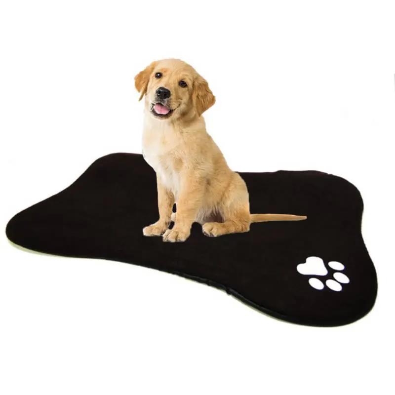 Tapete con forma de hueso negro