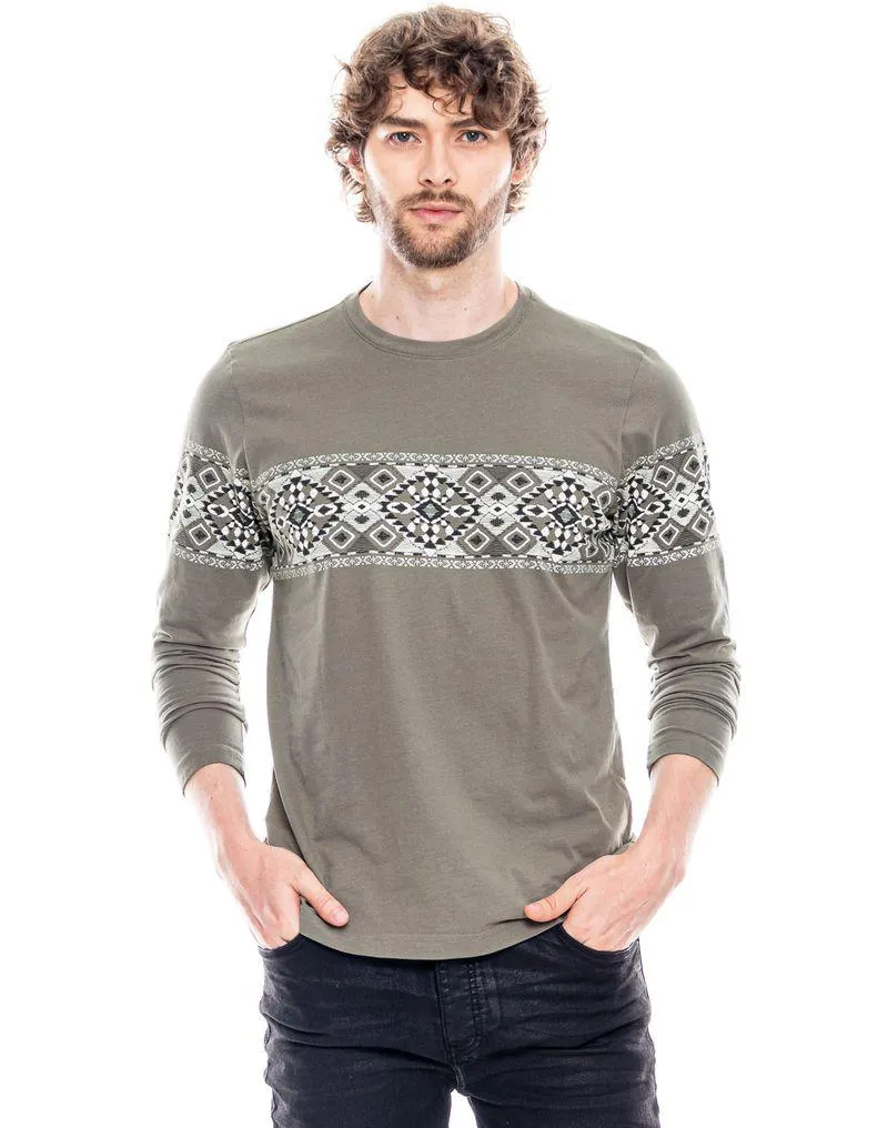 Camiseta Cuello Redondo Manga Larga Con Estampado En Frente