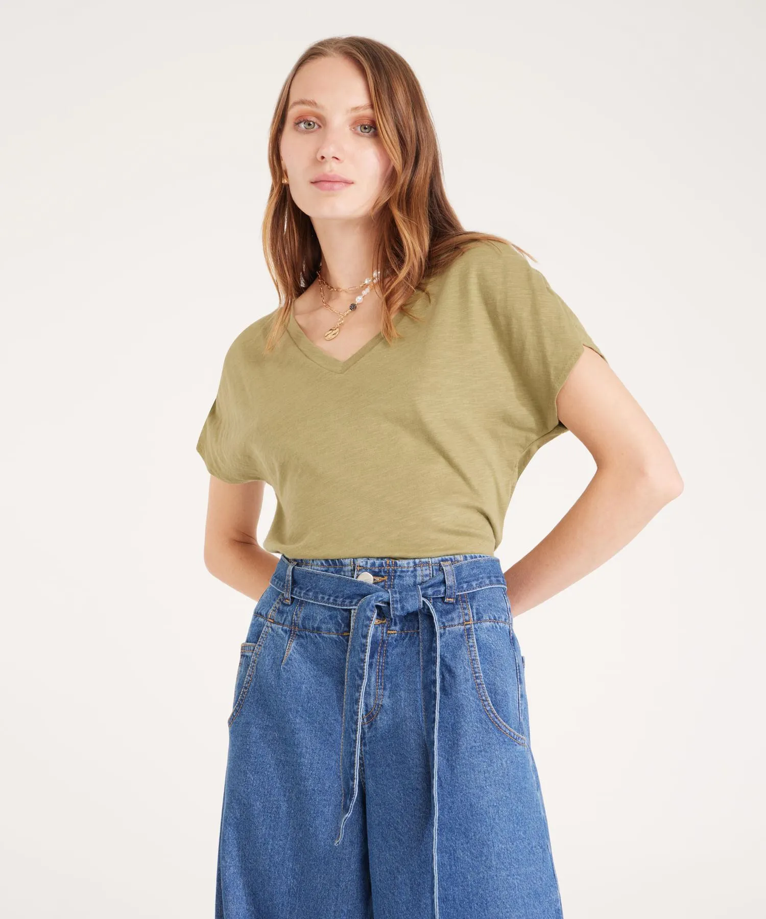 Camiseta Manga Corta Rodada Con Fruncido En Manga