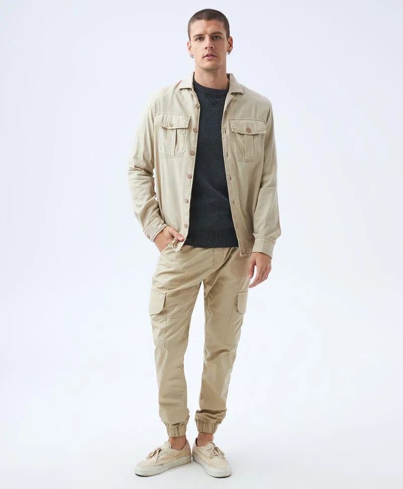 Camisa Slim con bolsillos para hombre