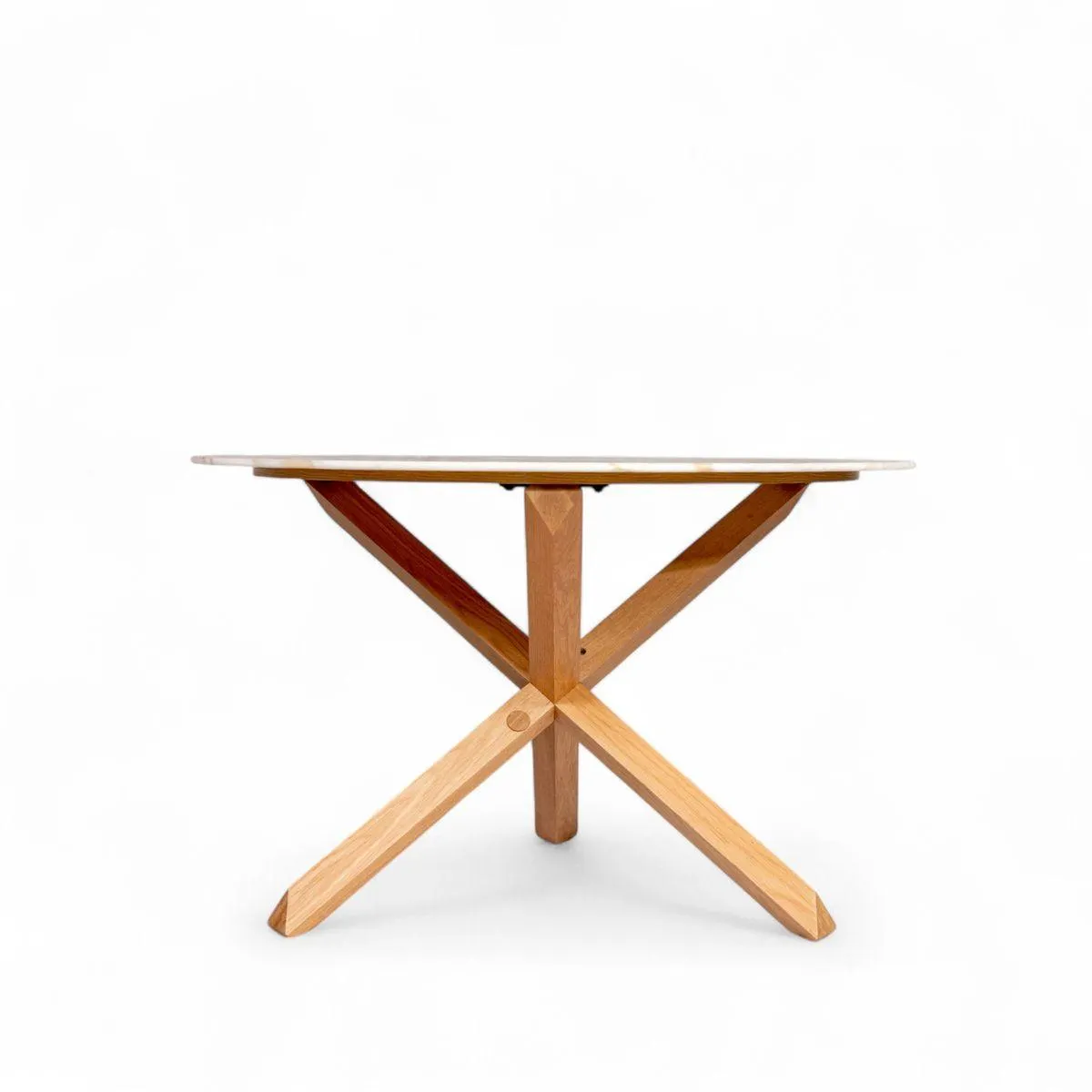 Mesa comedor River 75.5x119x119