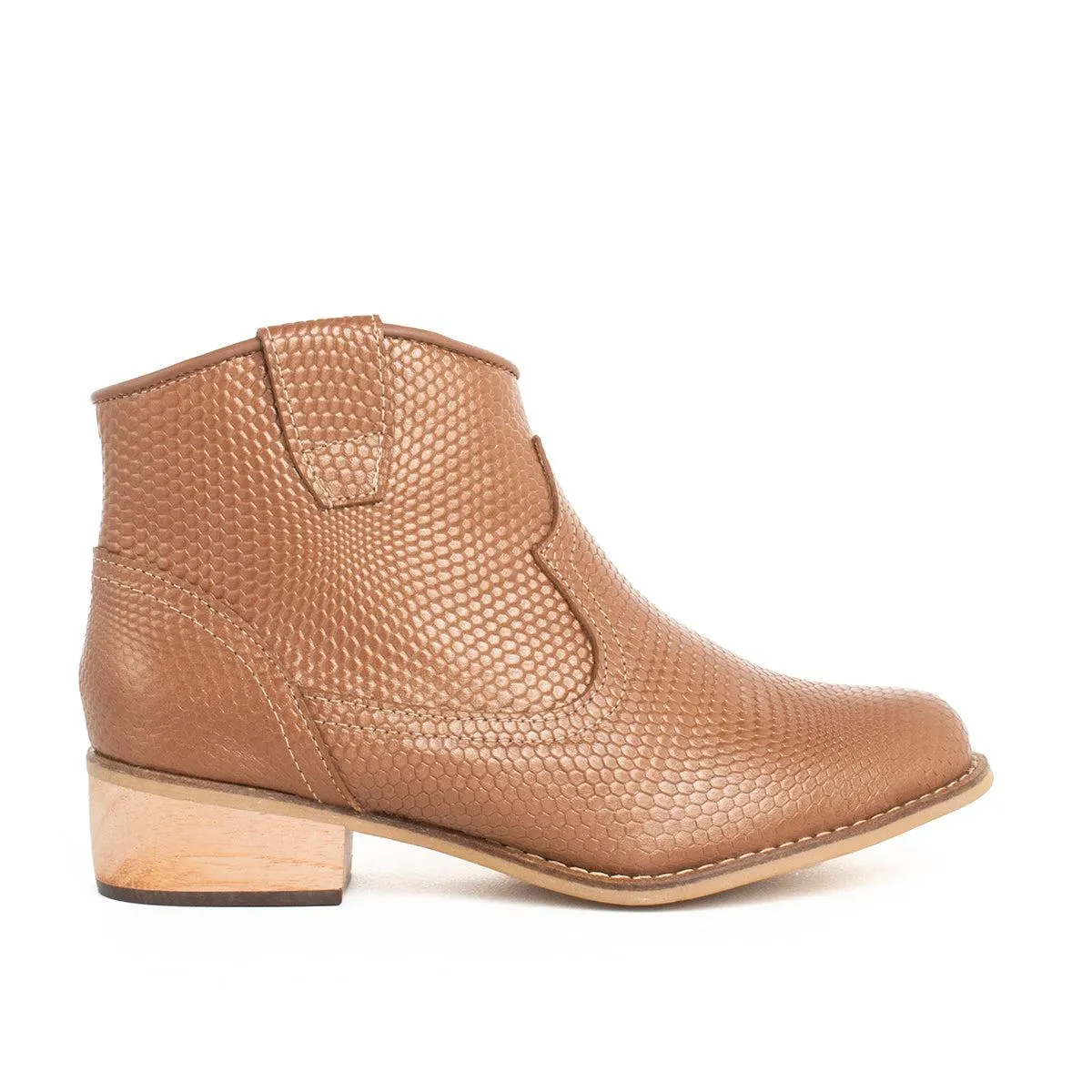 Botín de cuero texturizado color taupe tacón bajo, para dama