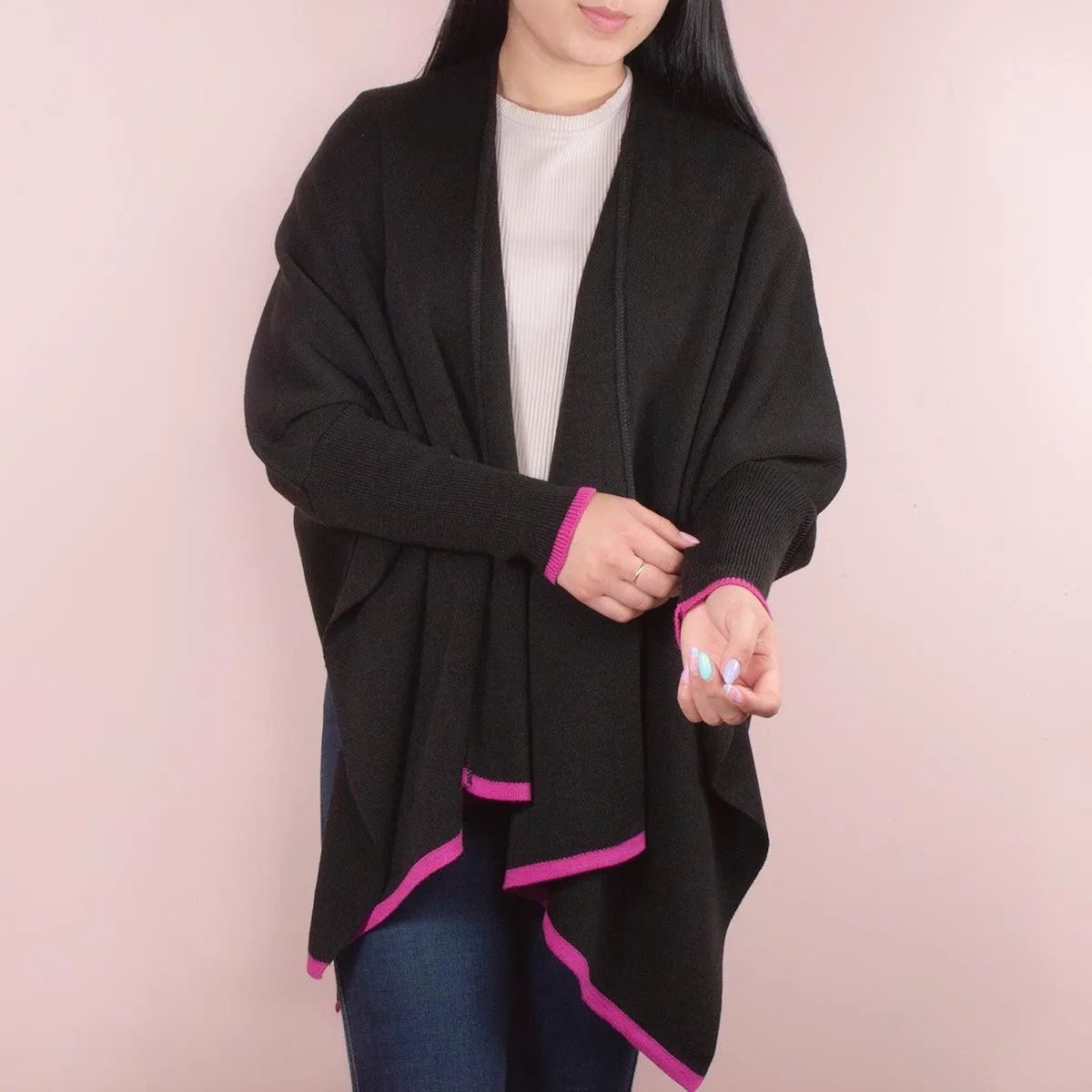 Ruana tipo chal tejido color fucsia, para dama