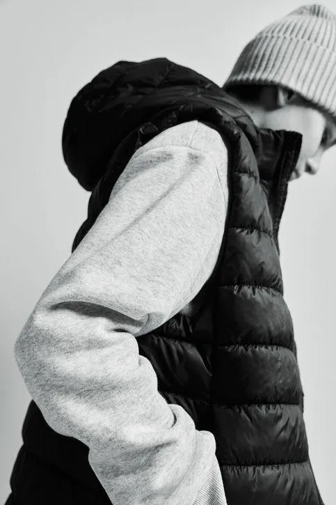 Chaleco puffer con capucha