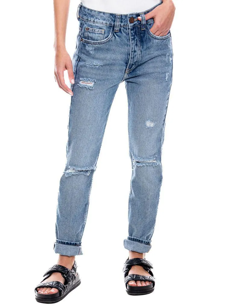 Slouchy Denim Jeans Tono Claro Con Botonadura Interna Y Rotos