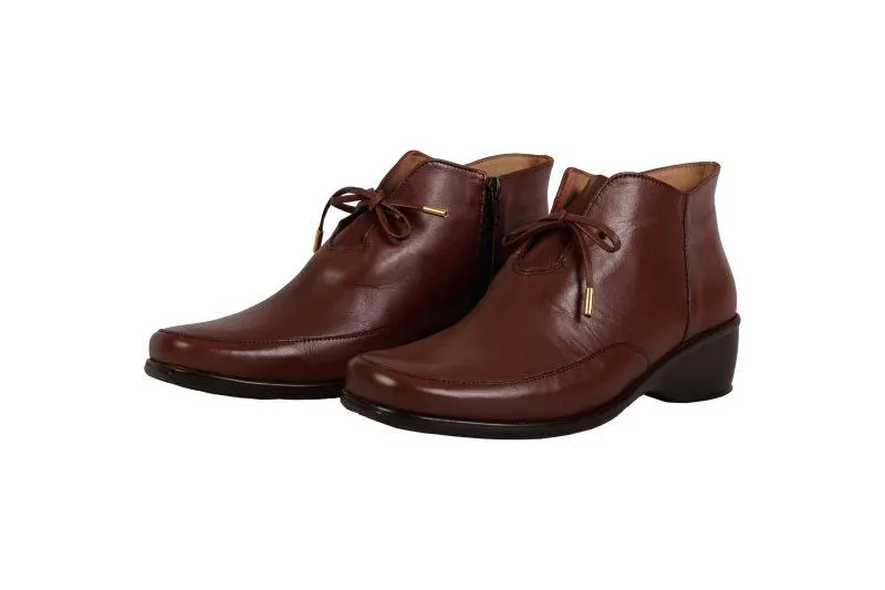 Bota en cuero, disponible en color café