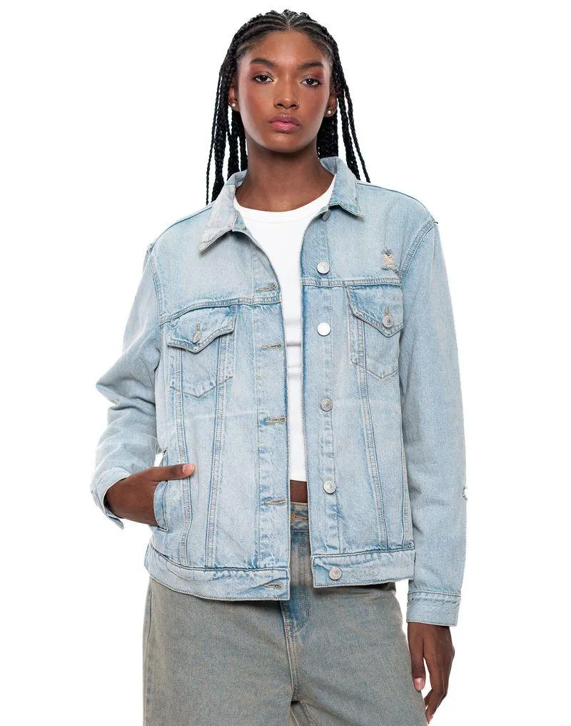 Chaqueta Denim Trucker Tono Medio Con Desgastes