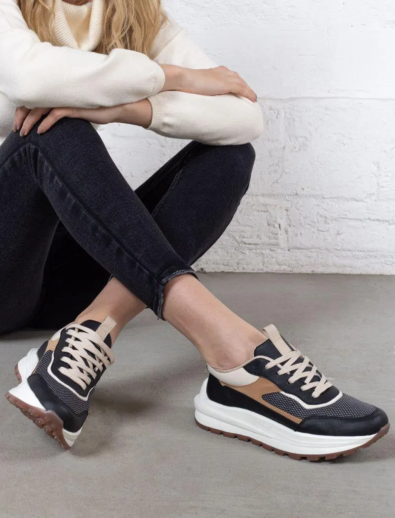 Tenis con suela doble tono