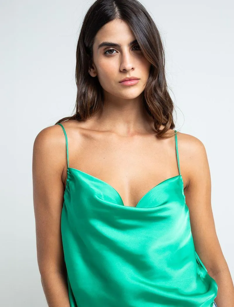 Camisa con diseño drapeado