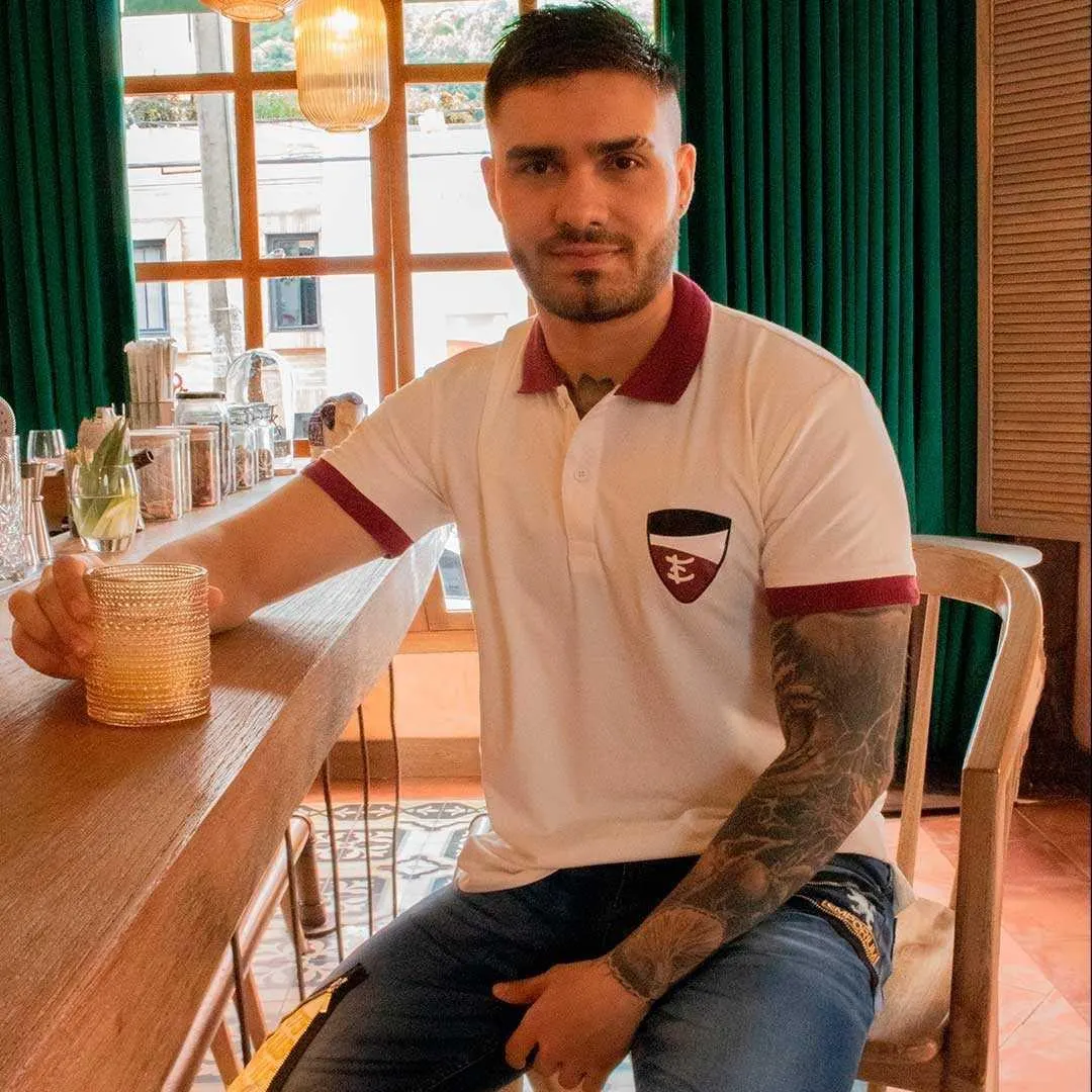 Polo básica carreras crudo