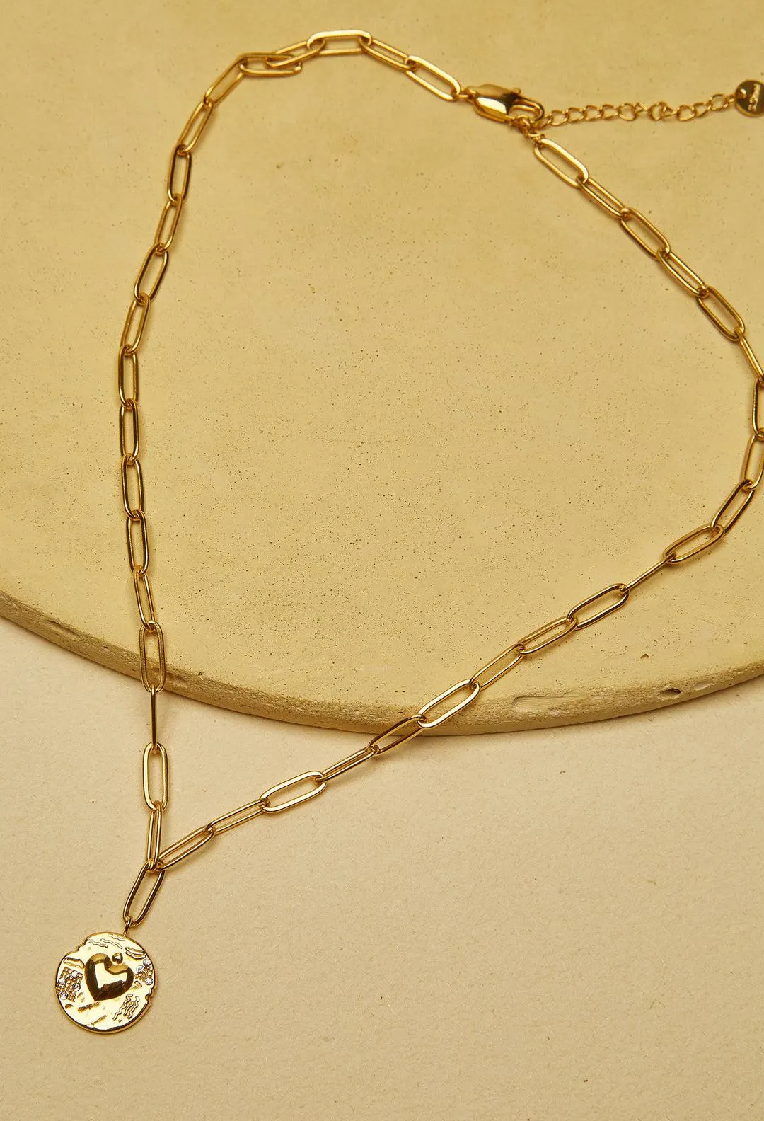 Collar Corto Dije Corazón Mujer- SALE