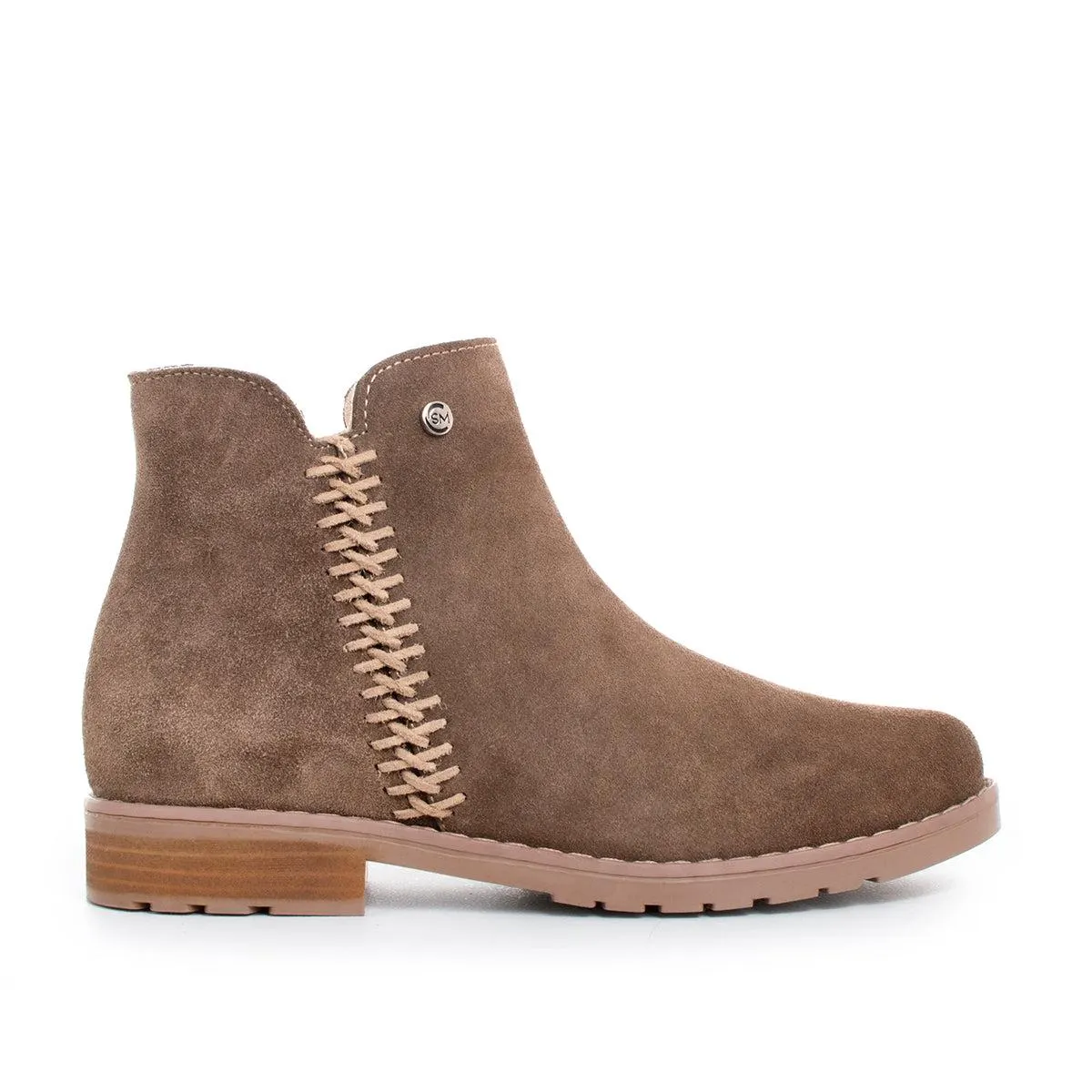 Botín bajo de cuero gamuza color arena, para dama
