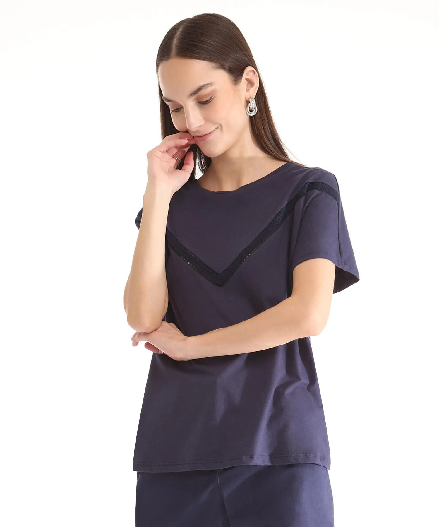 Camiseta Manga Corta Rodada Con Incrustación De Encaje En Frente