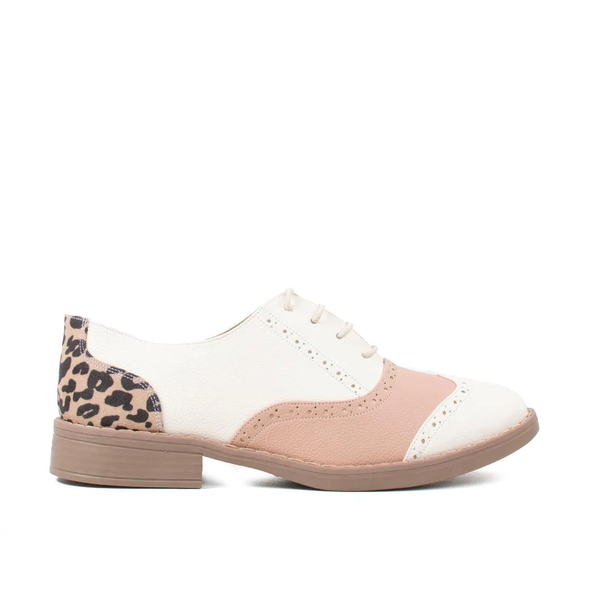 Zapato tipo Oxford color nude con animal print, para dama
