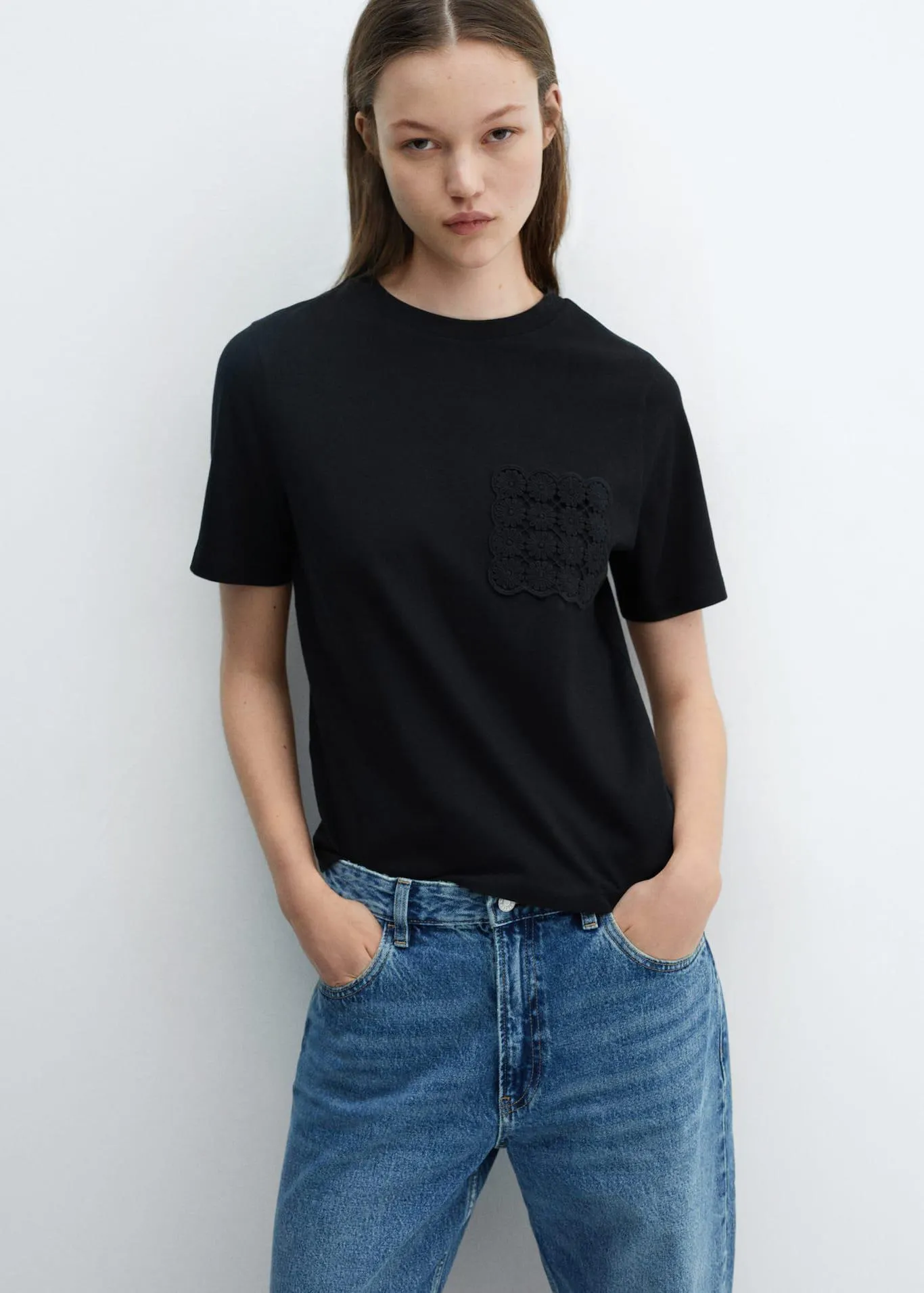 Crochet t-shirt with pocket