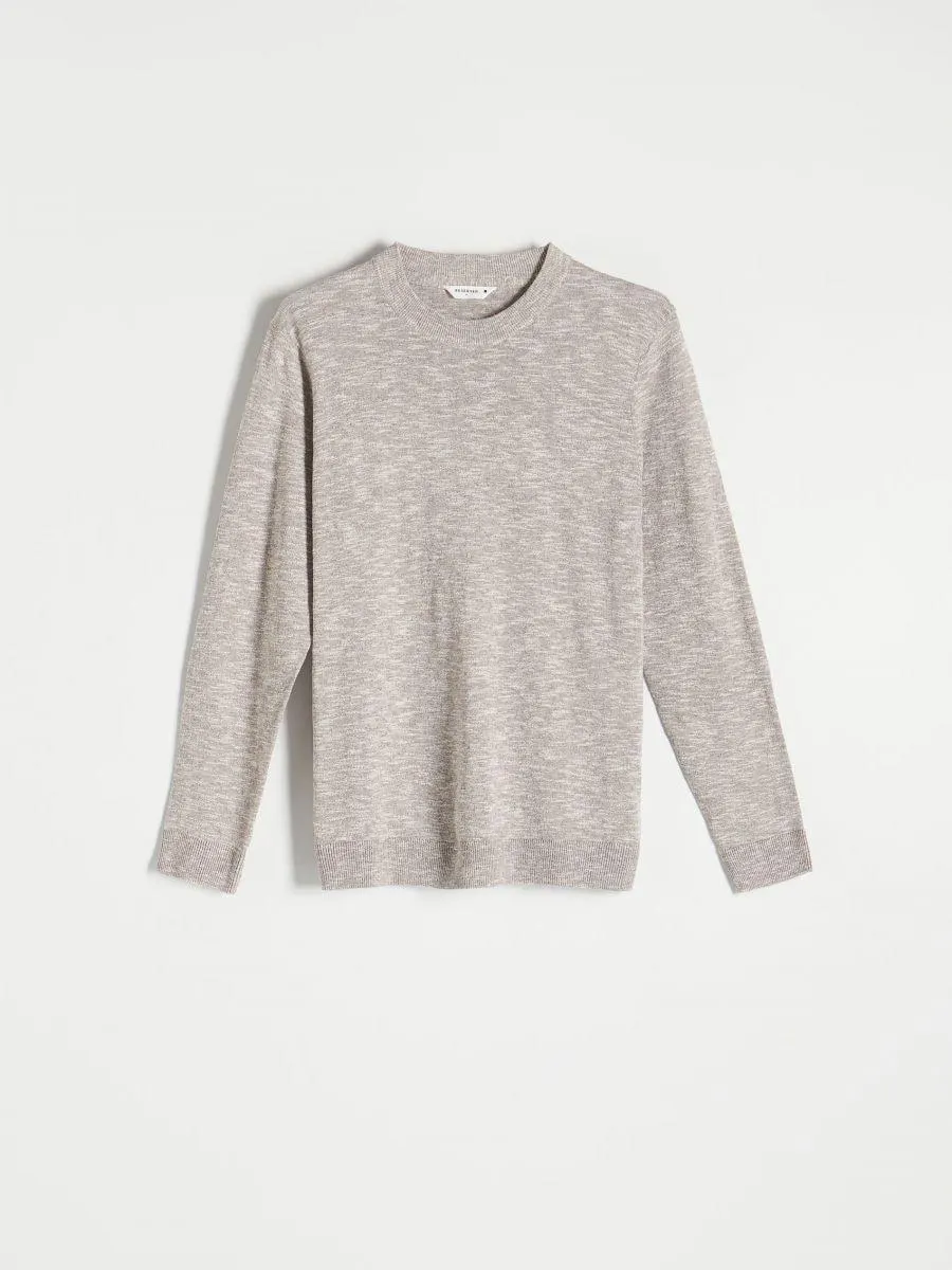 Svetr s vysokým podílem lnu