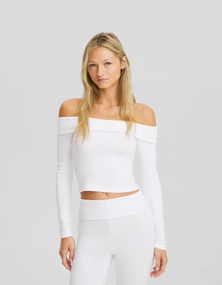 Tričko s výstřihem přes ramena a dlouhými rukávy