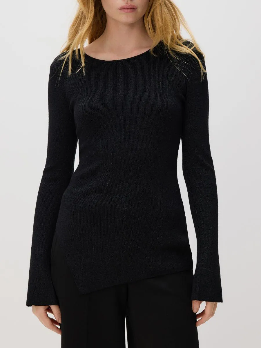 Svetr s asymetrickým spodkem