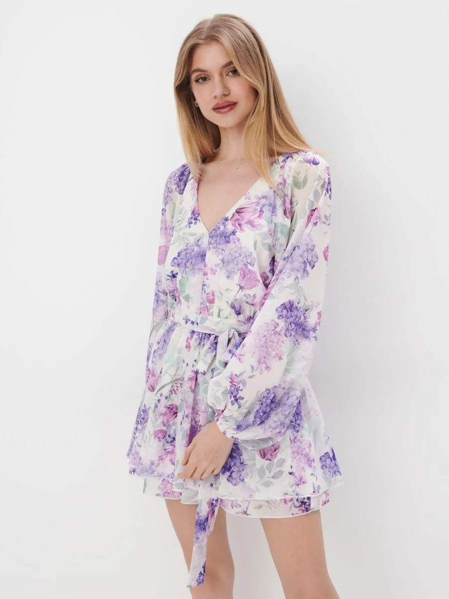 Overal s širokými nohavicemi