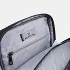 Černá sportovní textilní taška přes rameno