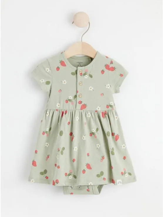 Šaty s krátkým rukávem