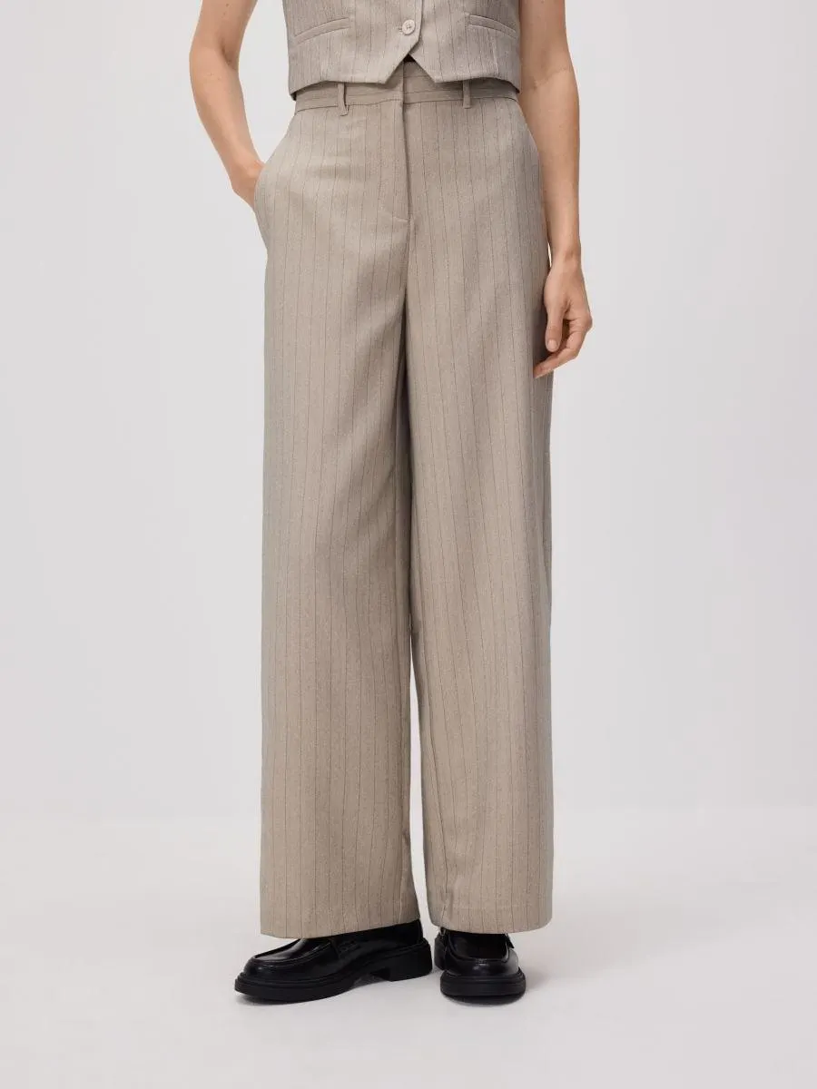 Proužkované kalhoty