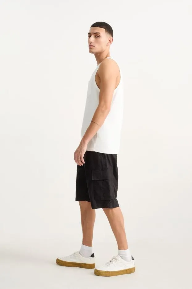 Cargo shorts with belt