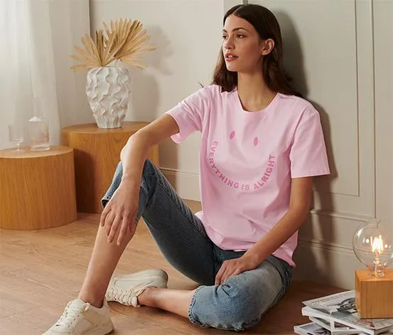 Tričko s potlačou v podobe nápisu